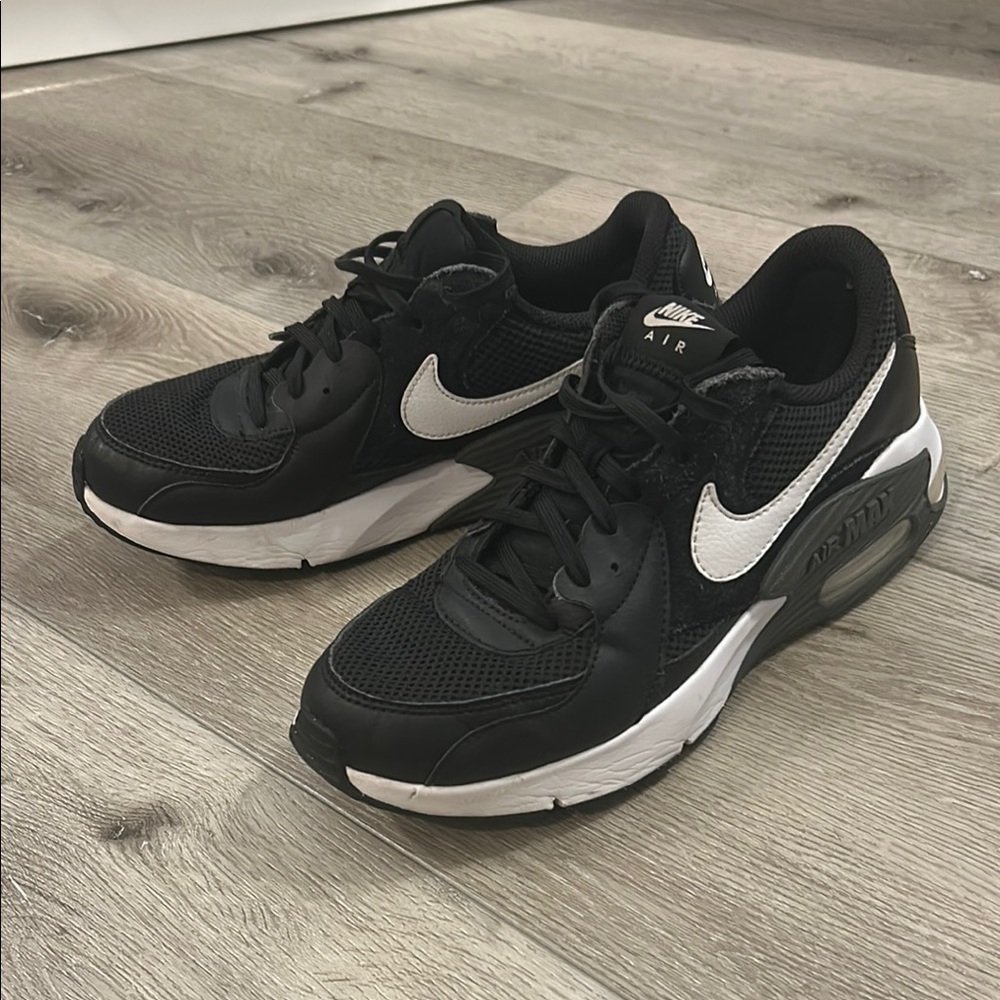 Nike Air Max Black and White Sneakers